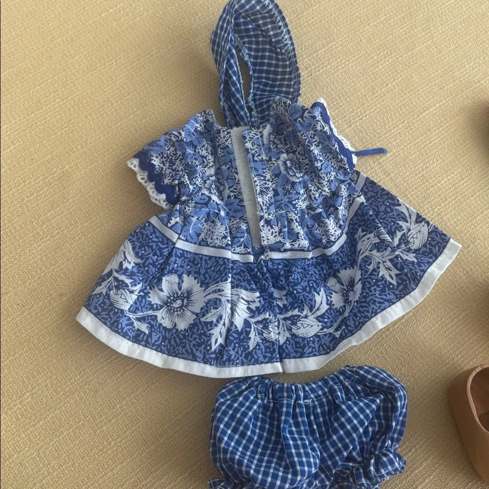 Muffy VanderBear Wear Dutch Treat Dress & Accessories